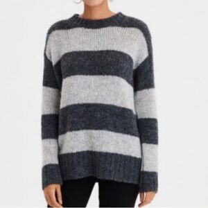 American Eagle Jegging Fit Gray Striped Plush Oversized Sweater Xsmall Women’s